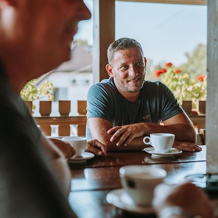פוניארצוושהג' Janika Pension מראה חיצוני תמונה