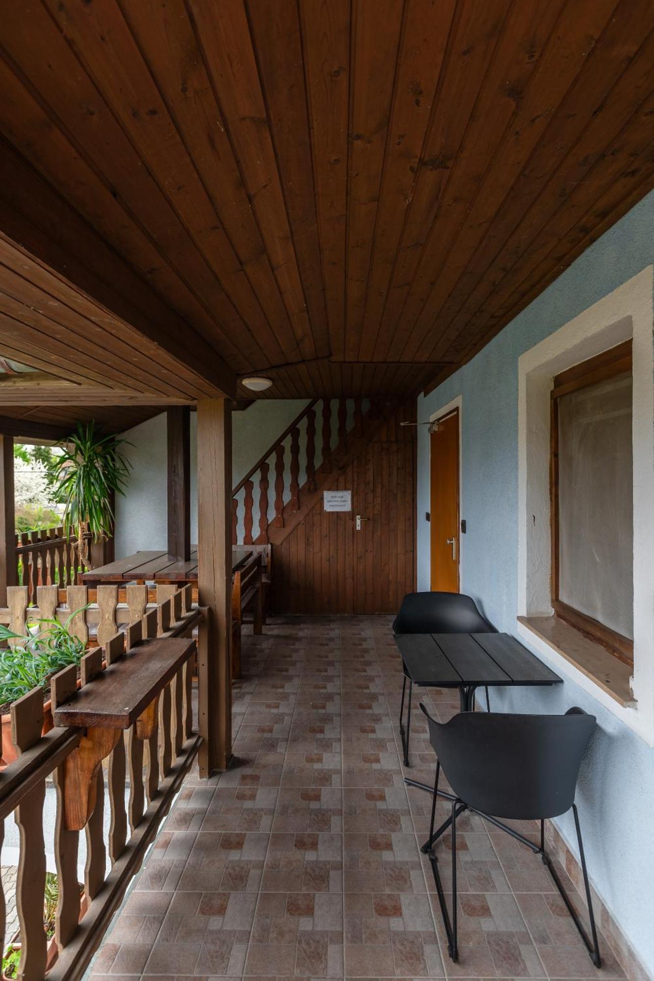 פוניארצוושהג' Janika Pension מראה חיצוני תמונה