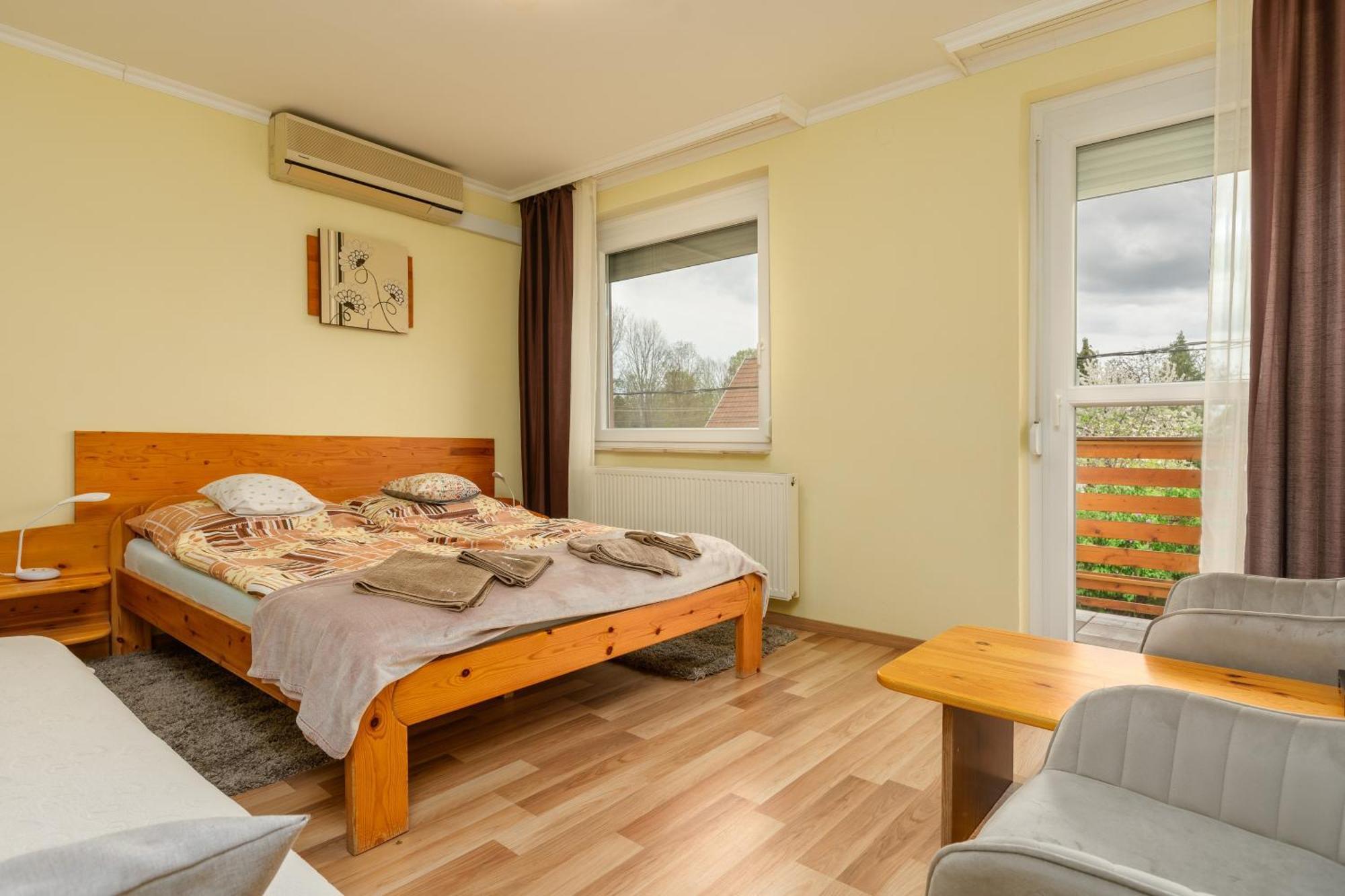 פוניארצוושהג' Janika Pension מראה חיצוני תמונה